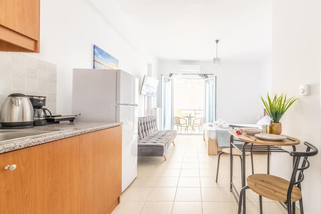 Urban Apt Next University 17 Ираклион Экстерьер фото